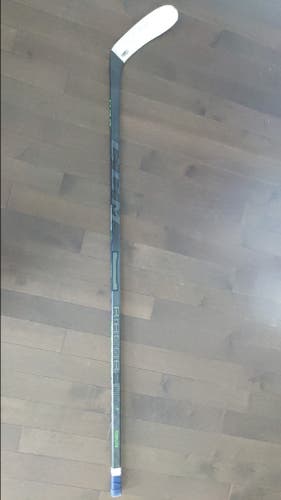 CCM Trigger 6 Pro Stick P28
