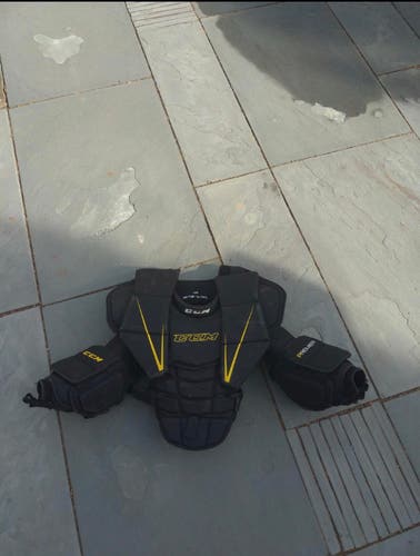 CCM Premiere Jr L/Xl chest protector