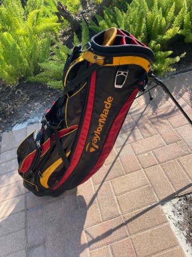 Taylormade Burner Golf Stand Bag with double shoulder strap