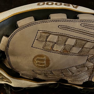 Wilson A2000 Softball Glove 12.5 V125 O/F