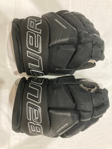 Used 11” Bauer Supreme Ultrasonic Hockey Gloves