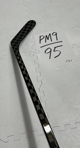 Senior(1x)Right PM9 95 Flex PROBLACKSTOCK Pro Stock Nexus 2N Pro Hockey Stick
