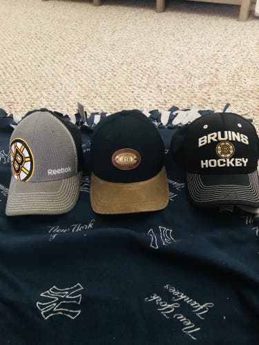 Boston Bruins L/XL Mens Hats in excellent condition