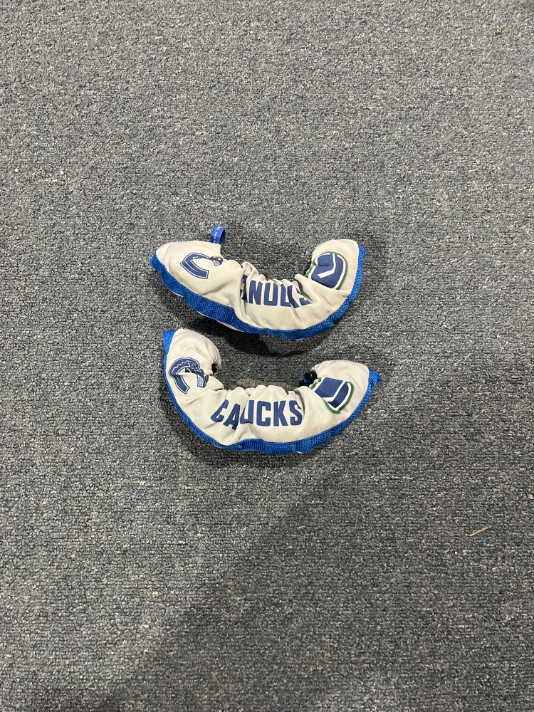 Game Used Vancouver Canucks 4orte Skate Soakers