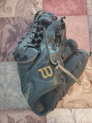 Used Wilson Right Hand Throw Infield A2K Baseball Glove 12"
