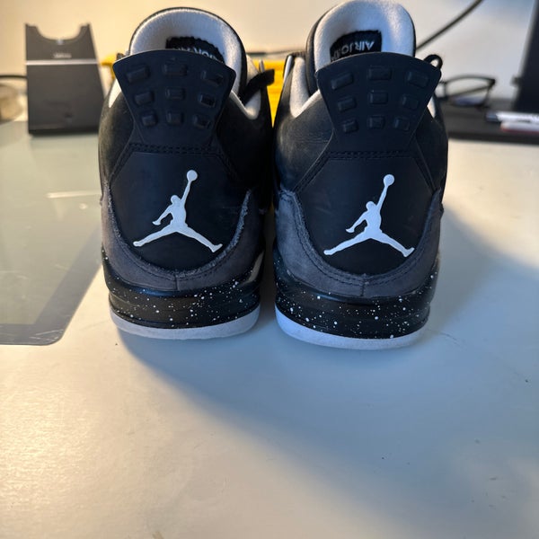size 9 jordan 4