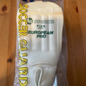 Truplay  European Pro Adult Shin Guards