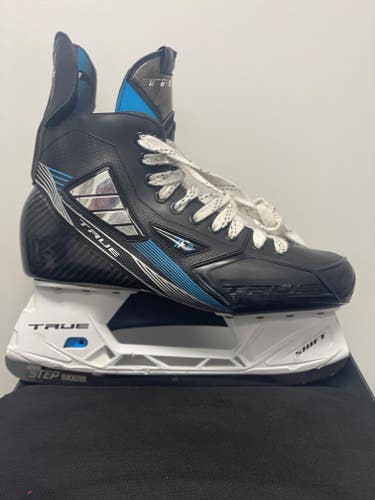 Senior Used True TF9 Hockey Skates Wide Width Size 9 W/ Black Step Steel. 2 SETS OF STEEL