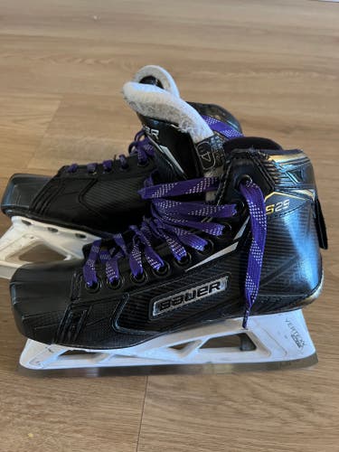Junior Used Bauer Supreme S29 Hockey Goalie Skates Regular Width Size 4