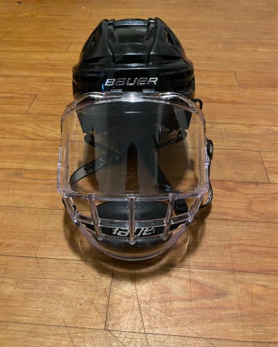 Used Small Bauer Re-Akt 150 Helmet
