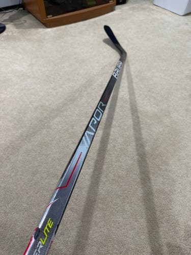 Used Left Hand P92 Vapor Hyperlite Hockey Stick
