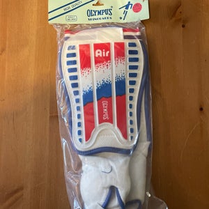 OLYMPUS  ADULT AIR SOCCER SHINE GUARDS 358A