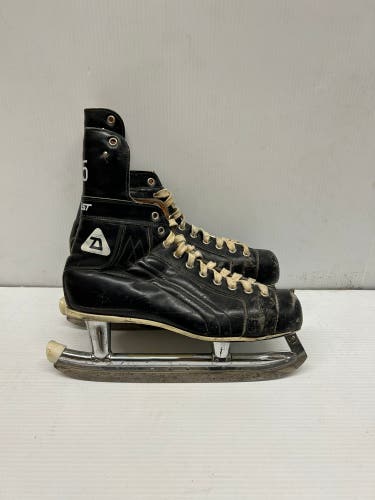 Vintage Daoust 45 Hockey Skate