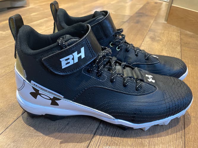 UA Bryce Harper 7 Mid molded cleats