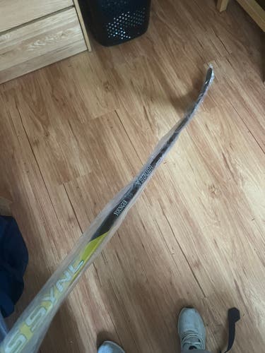New Right Handed P28M Pro Stock Nexus Sync Hockey Stick