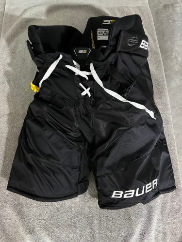 Senior Medium Bauer  Supreme 3S Pro Hockey Pants