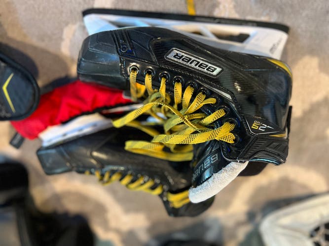 Senior Bauer Regular Width Size 8.5 2s pro Hockey Goalie Skates