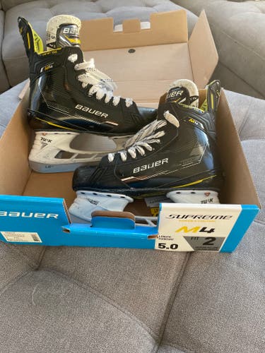 Size 5.0 Intermediate Used Bauer Supreme M4 Hockey Skates Size 5