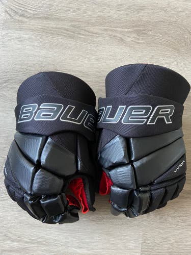 Used Bauer 15"  Vapor 3X Gloves