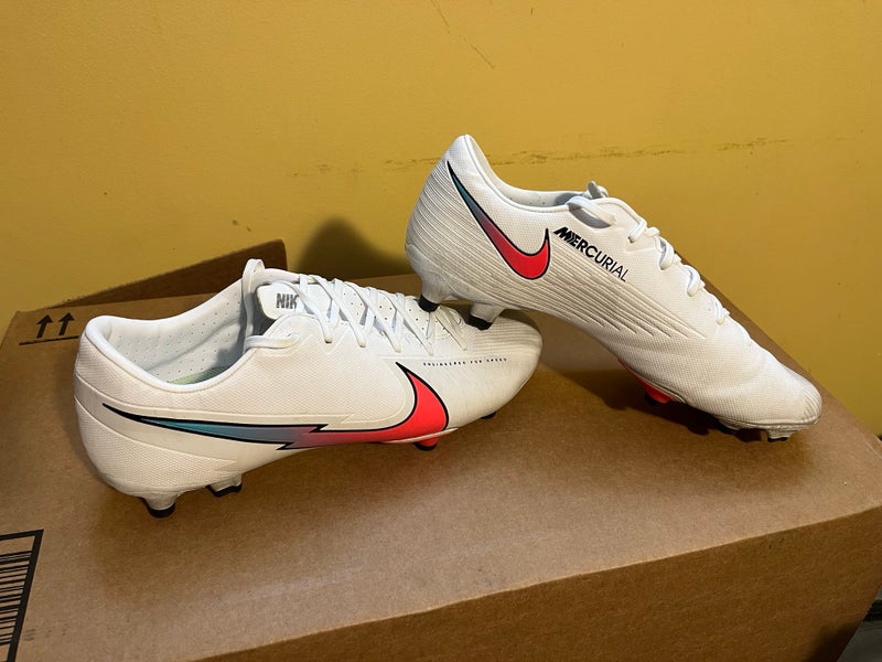 White Unisex Molded Cleats Nike Mercurial Vapor Cleats