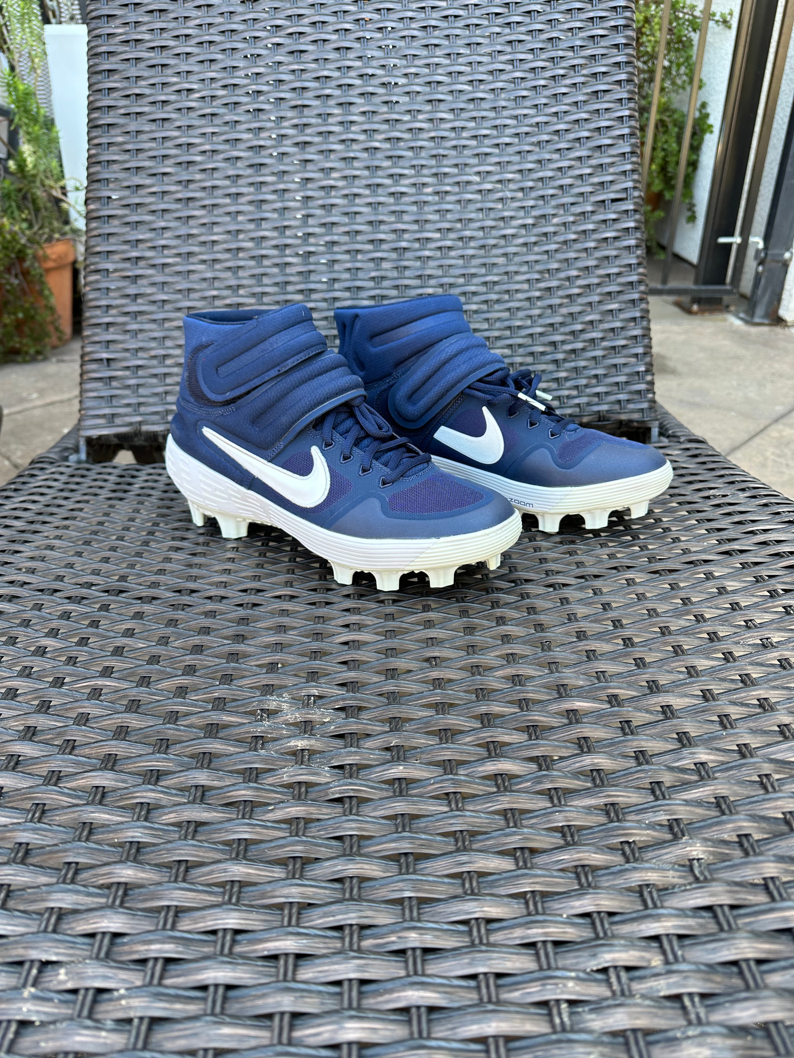 nike alpha huarache elite 2 mid custom