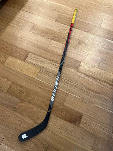Senior Right Handed P88  Vapor FlyLite Hockey Stick