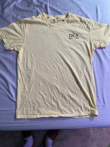 Comfort Colors Size Large Yellow PIKE T-Shirt