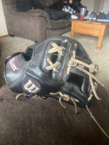 Infield 11.5" A2000 Baseball Glove