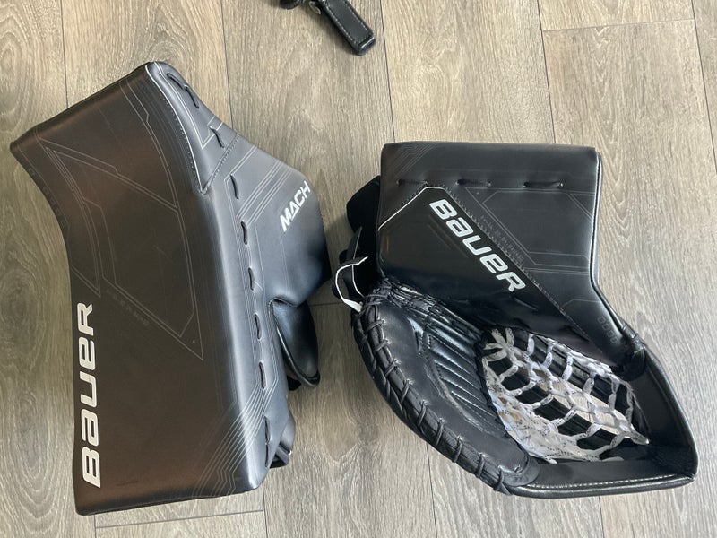 Like New - Regular Bauer Mach Glove Set