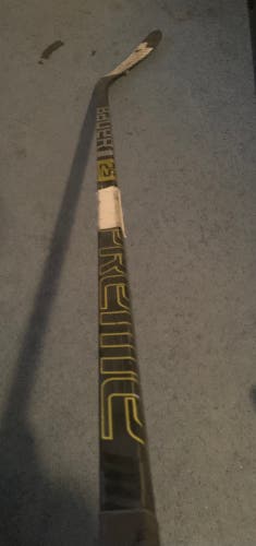 Senior Right Handed P28  Supreme 2S Pro Hockey Stick