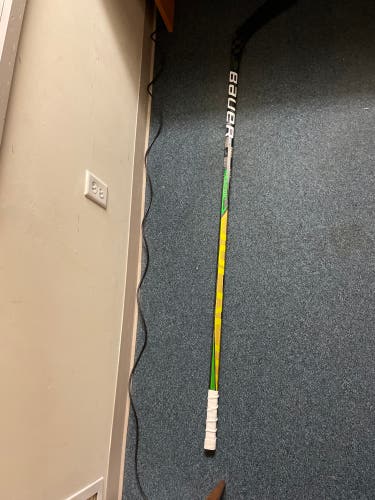 Senior Right Handed P92  Supreme UltraSonic Hockey Stick