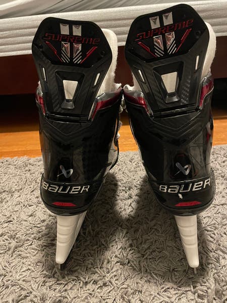 New* Red Bauer Regular Width Size 11 Supreme Mach Hockey Skates