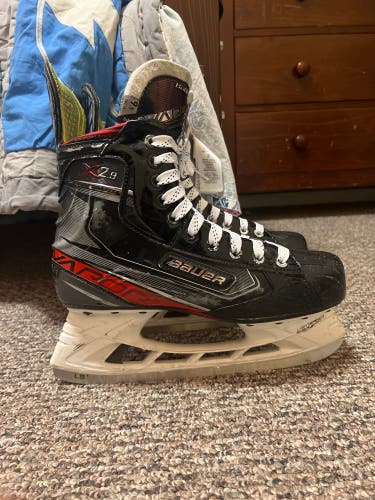 Used Bauer Regular Width  Size 9.5 Vapor X2.9 Hockey Skates