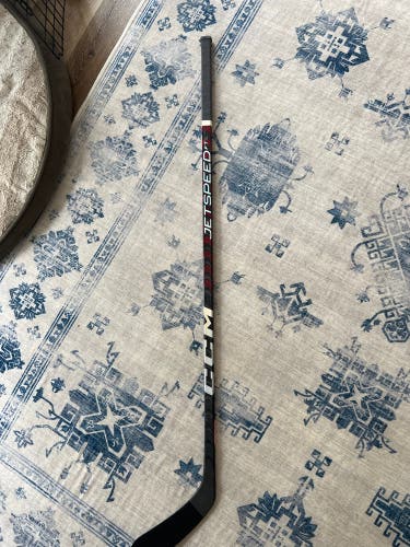 Senior Right Handed P29  JetSpeed FT5 Pro Hockey Stick