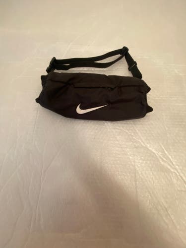 Used Nike hyperwarm black/white football handwarmer