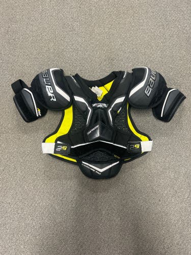 Junior Medium Bauer Supreme 2S Shoulder Pads