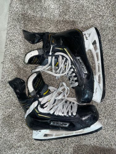 Senior Bauer  Size 9 Supreme 2S Pro Hockey Skates