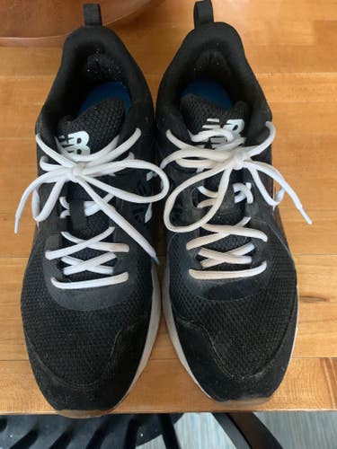 Turf shoes -- Black Adult Men's Used Size Men's 10.5 (W 11.5) New Balance Shoes