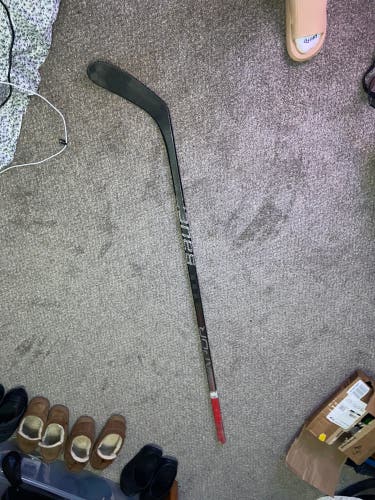 Senior Left Hand P28 Pro Stock Vapor ADV Hockey Stick