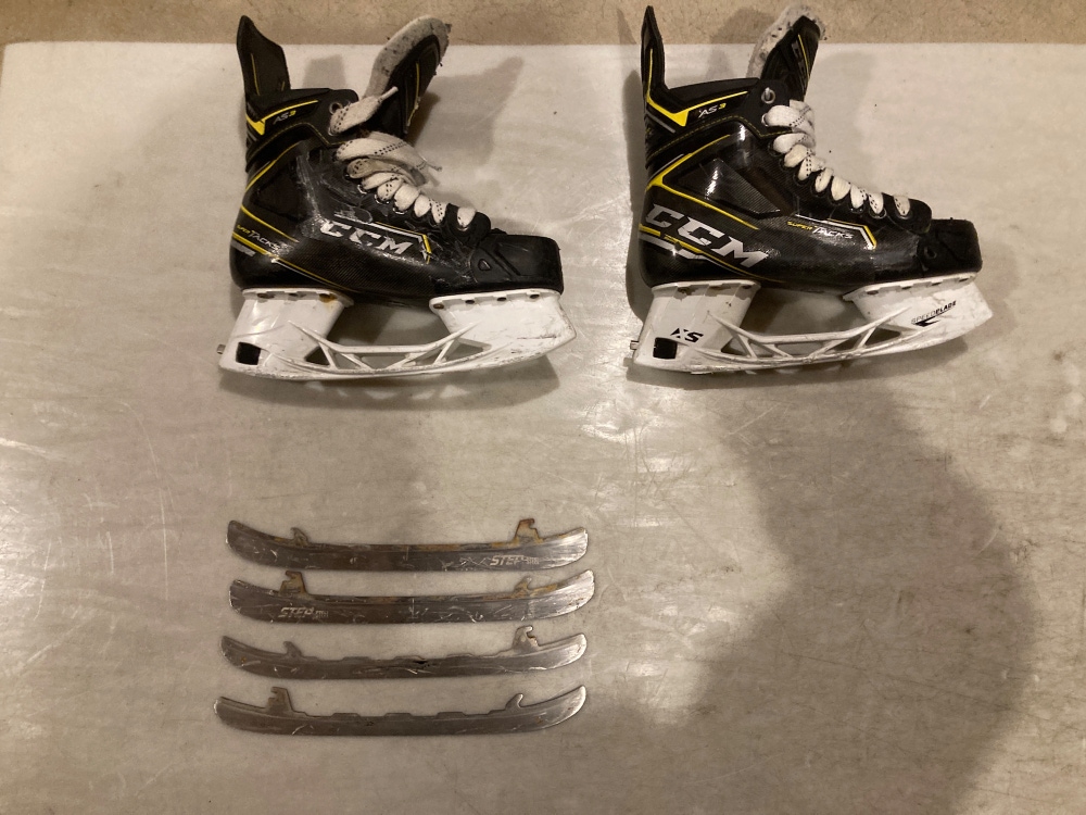Used CCM AS3 Skates Size 7.0 Regular Width with Step Steel and Original Steel