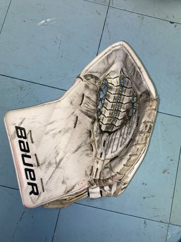 Used Bauer Supreme 2S Pro Senior Glove