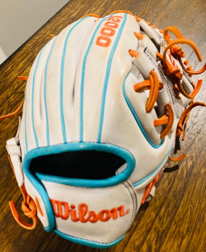 Used Right Hand Throw 11.50 A2000 Baseball Glove