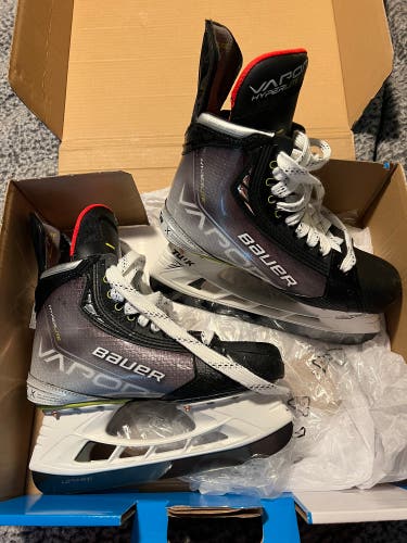 Bauer Vapor Hyperlite Size 7 fit 2 Hockey Skates