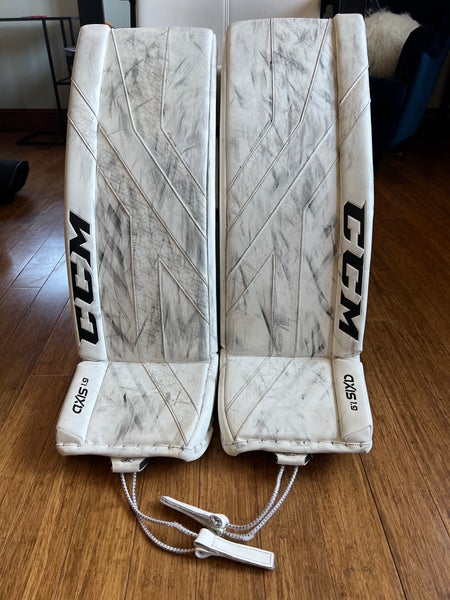 34" CCM Axis 1.9 Goalie Leg Pads