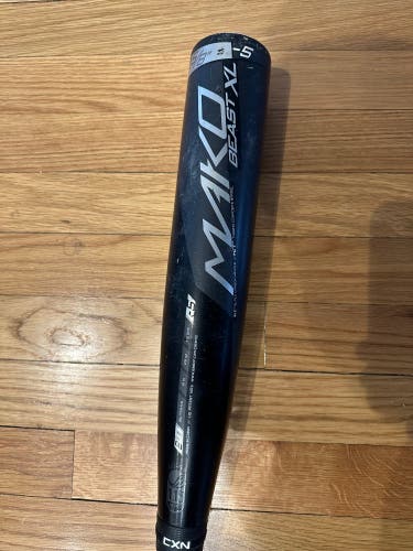 Used 2017 Easton (-5) 26 oz 31" Mako Beast XL Bat