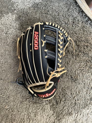 Outfield 12.75" A2000 Baseball Glove