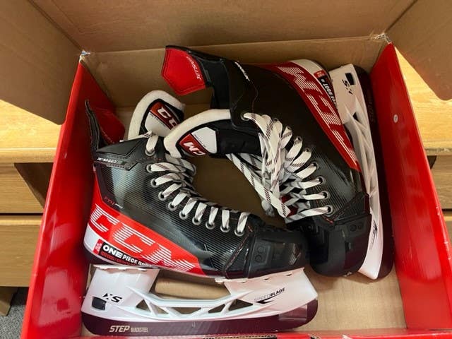 Senior New CCM JetSpeed FT4 Pro Hockey Skates Regular Width Size 8