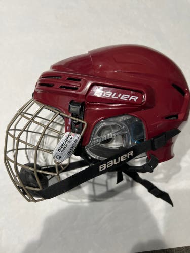 Used Medium Bauer  7500 Helmet