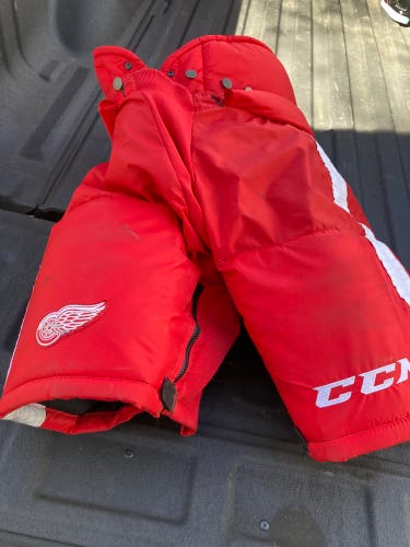 Senior XL CCM Pro Stock MHP7000 Hockey Pants
