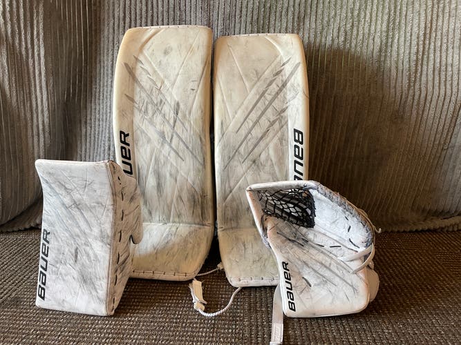 Used 34" Regular Bauer Hyperlite Goalie Full Set